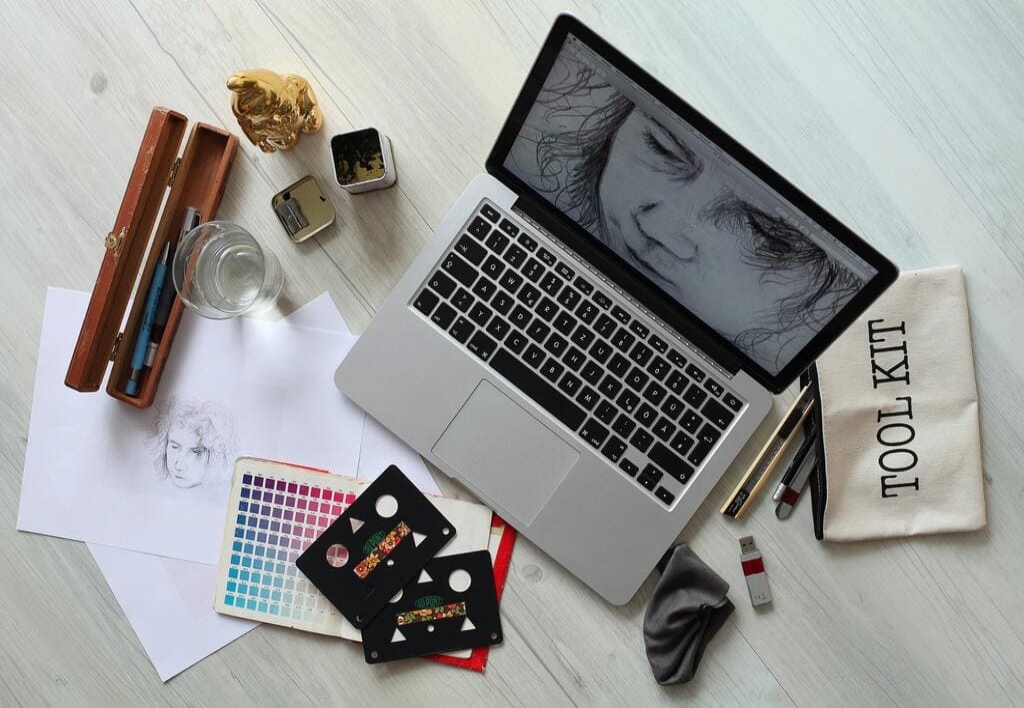 Artes Plásticas Electrónicas y del Tiempo