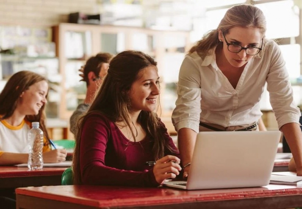 Informática Aplicada a los Procesos de Enseñanza y Aprendizaje