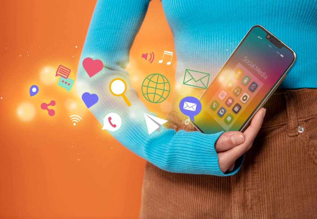Gerente Comunitario y Marketing en Redes Sociales