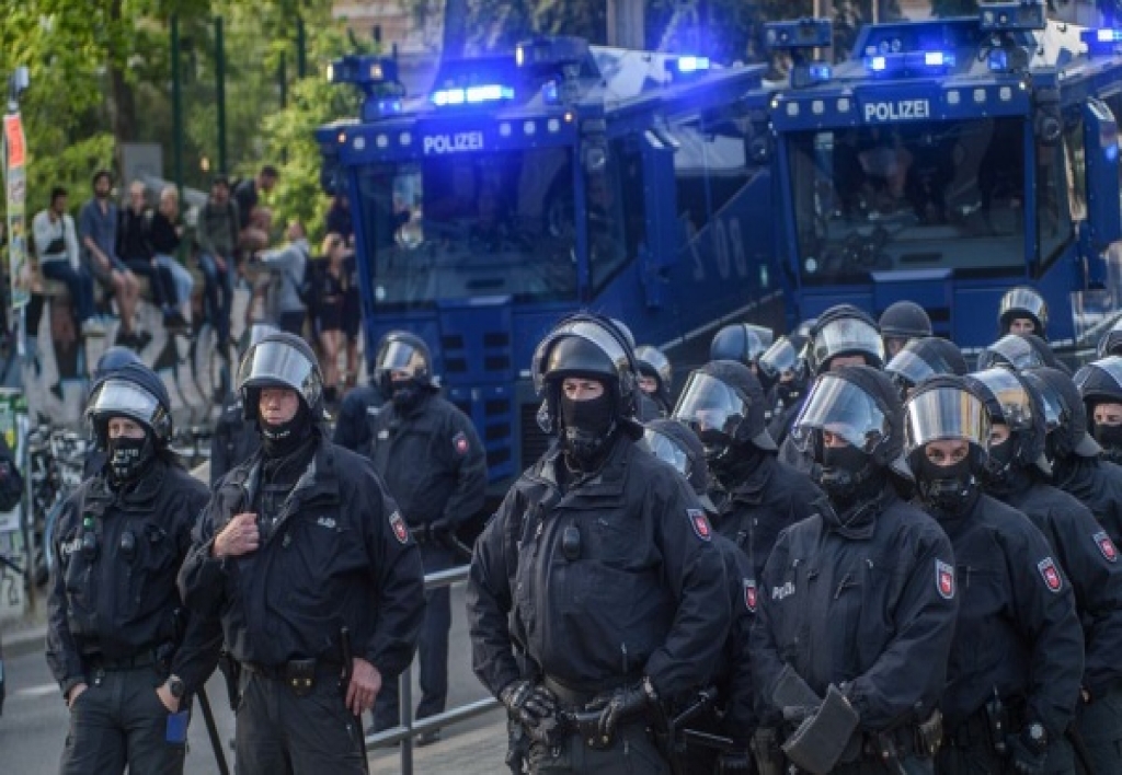 Seguridad y Control de Multitudes