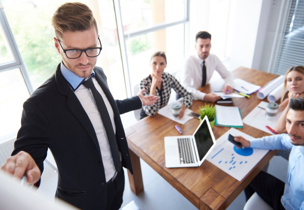 Dirección y Gestión de Negocios