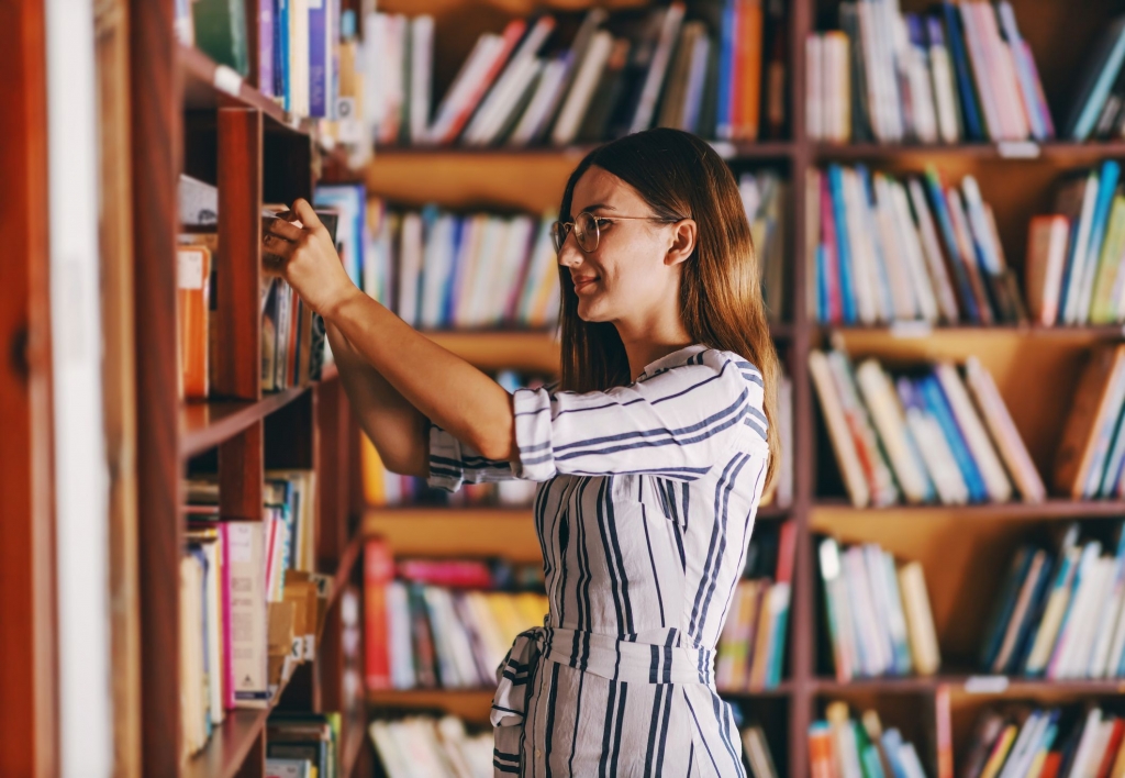 Auxiliar de Biblioteca II