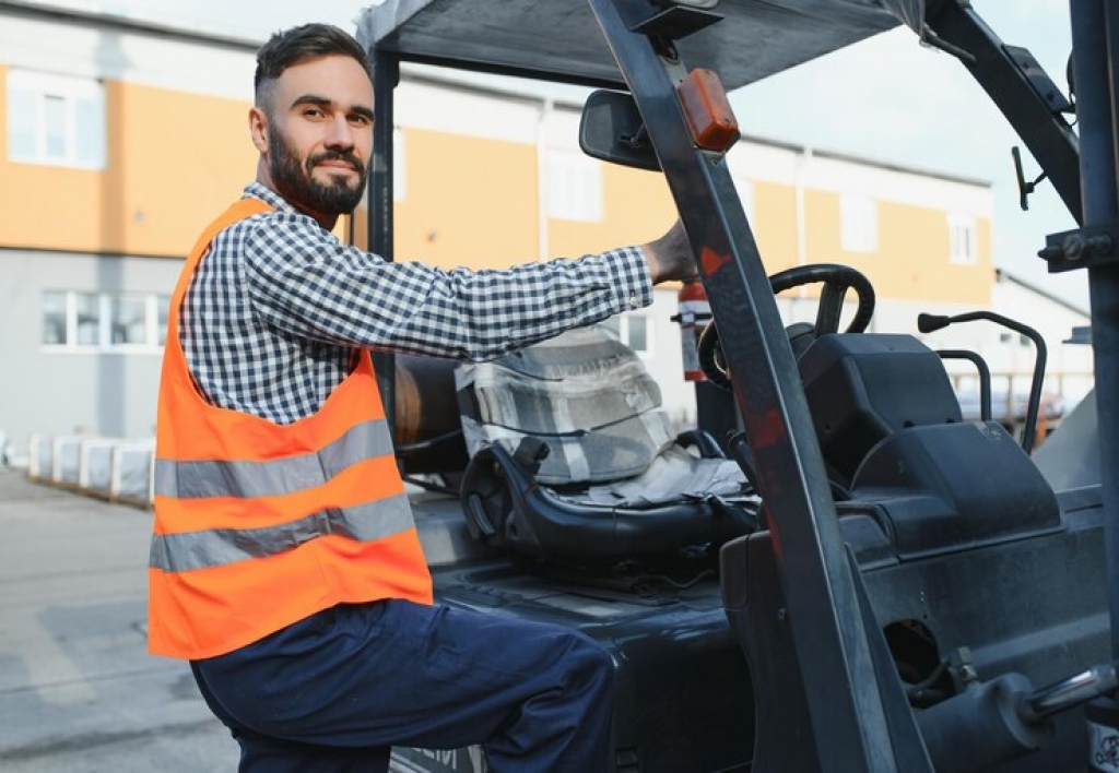 Chofer I Operador de Cargador Frontal
