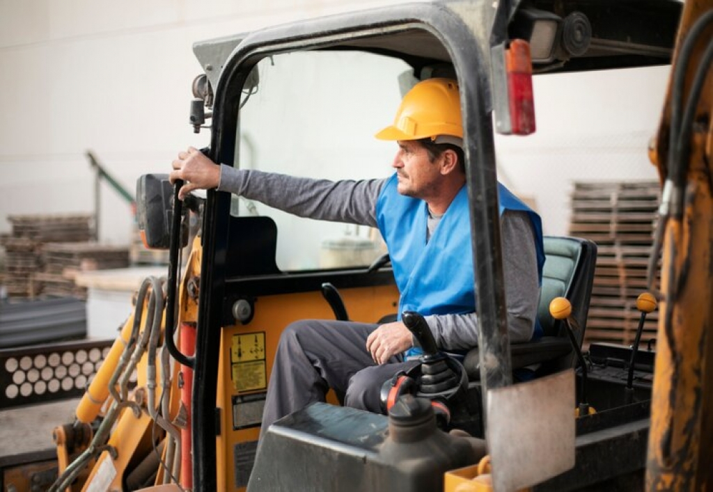 Chofer I Operador de Excavadora