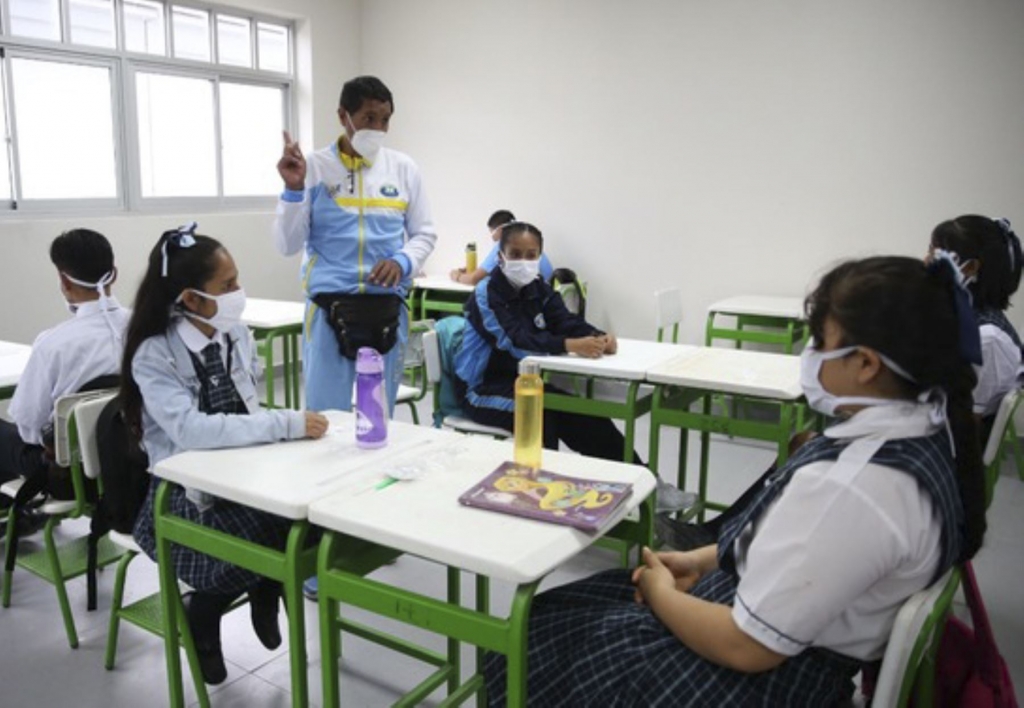 Auxiliar de Servicios Generales en Instituciones Educativas