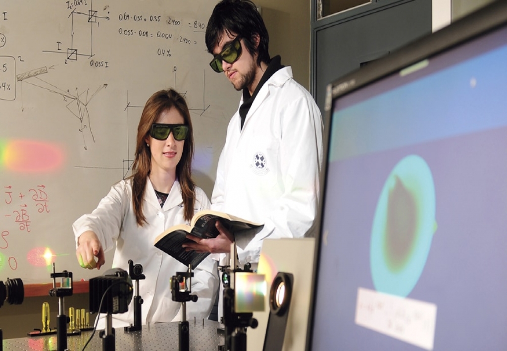 Perito en Física Forense