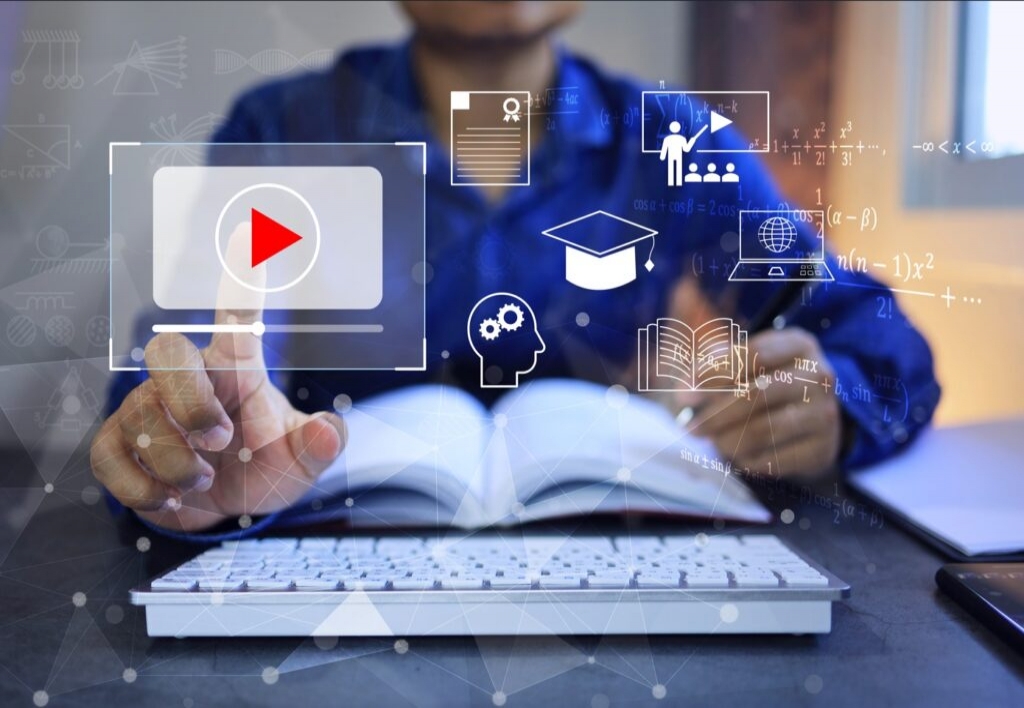 Tecnología Educativa y Competencias Digitales